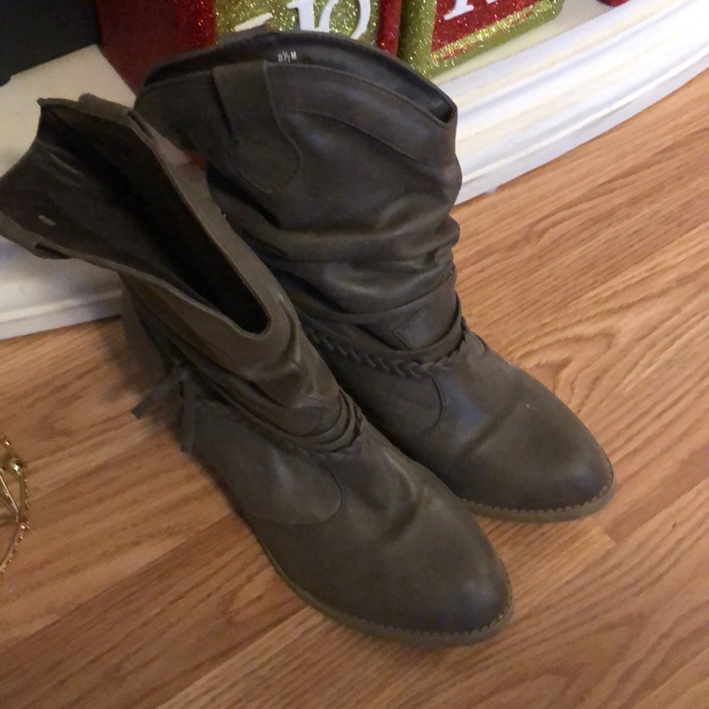 Mudd Ankle Boots 8.5 Grey